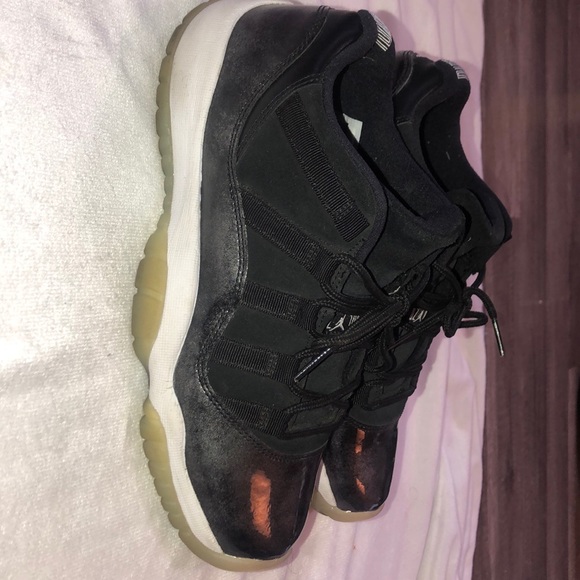Low top air jordan 11’s - Picture 2 of 6
